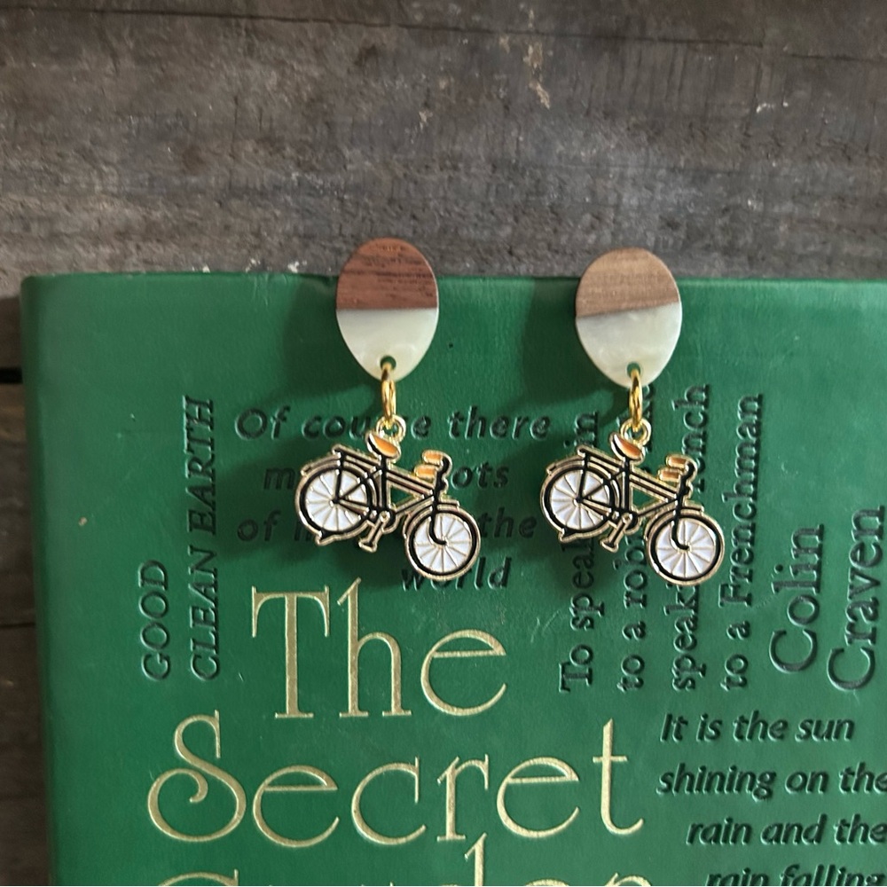 NWT Gorgeous Wood and Resin Bicycle Earrings